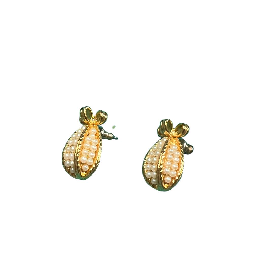 Vintage Stud Earrings Joan Rivers Egg Gold Ribbon Faux Pearls White